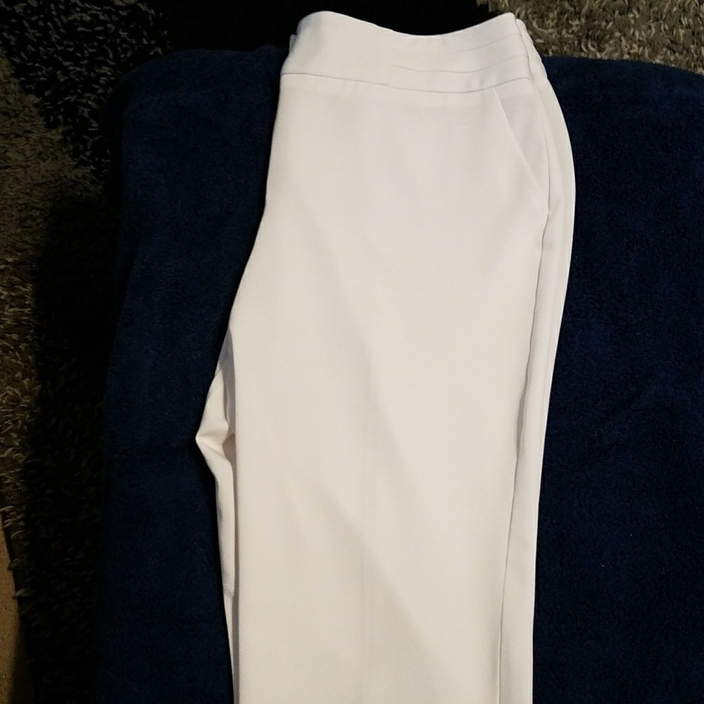 Women's White Capris